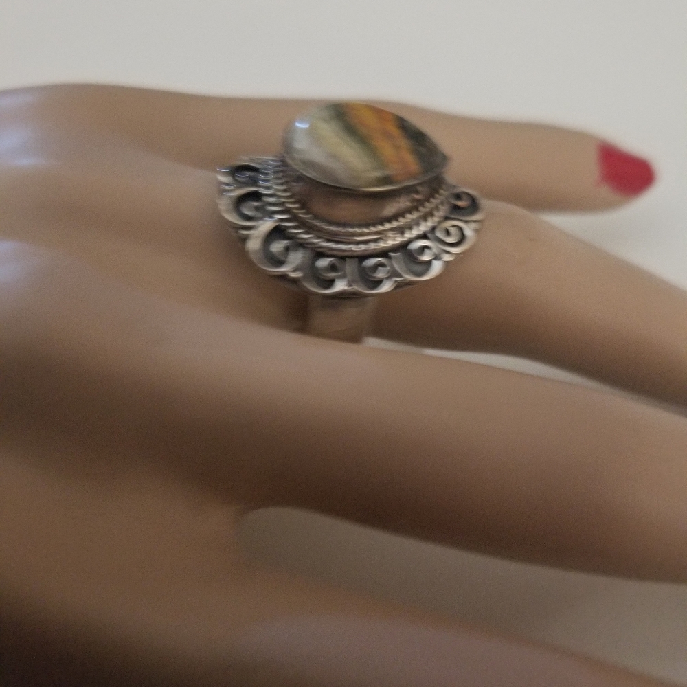 Beautiful Ring - image 3